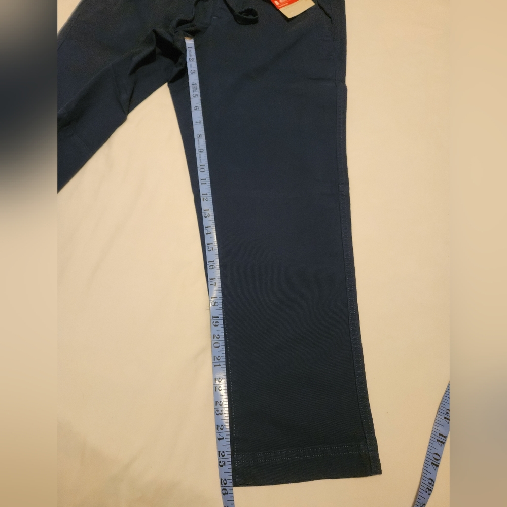 Women's Northface Navy Capris. NWT. - Picture 7 of 7